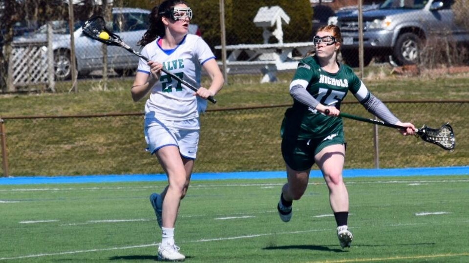 Lindsey Smith scored a goal and dished out three assists in the Seahawks 20-10 victory (Photo by Jaime Wheeler).