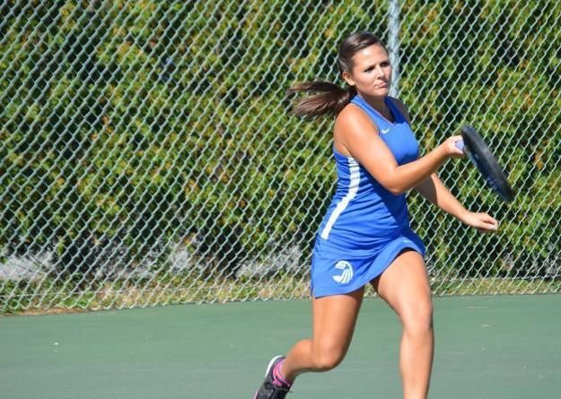 Courtney Bailey won her team-leading sixth singles victory. (Photo by Brooke Scoca)