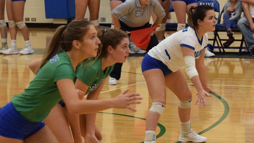 Salve Regina split its matches over the weekend to wrap up the regular season (Photo by Isabella Romano).