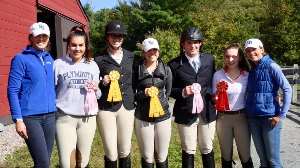 Five Seahawks earn individual ribbons at first show of 2018-19.
