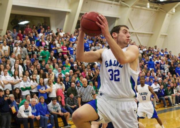 Joshua Hohlfelder led all players with 18 points as Salve Regina opened 2013 with a 72-50 non-league win over visiting Coast Guard on Wednesday.
