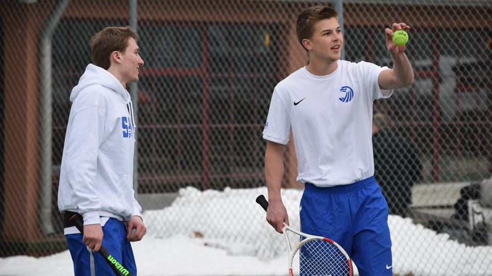 Perfect day for tennis! (Photo by Ed Habershaw)
