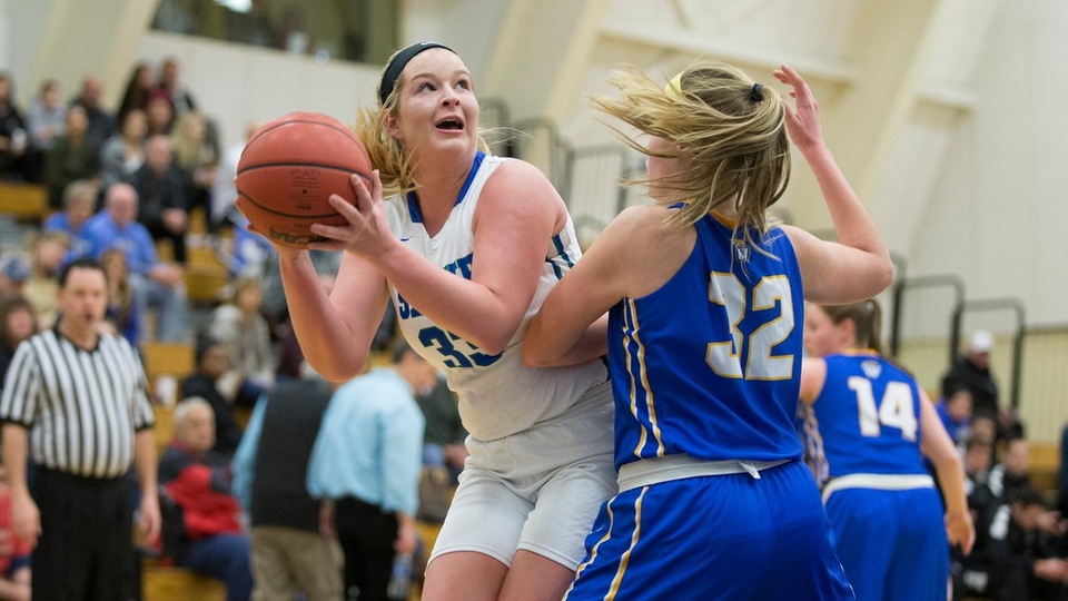 Tara Burke led all Seahawks with 16 points. (Photo by Rob McGuinness)