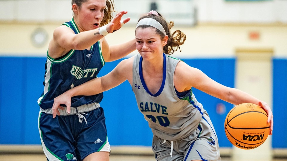 Amanda Folan scored 16 points for the Seahawks (Photo by George Corrigan).