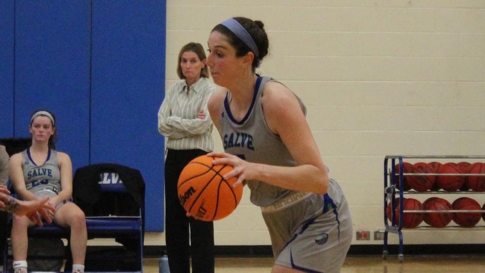 Sofia Neary scored 17 points  off the bench (Photo by Paige Blythe).