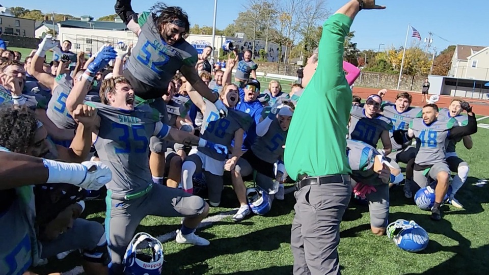 Salve Regina topped Western New England in conference play (Photo by Andrew Pezzelli).