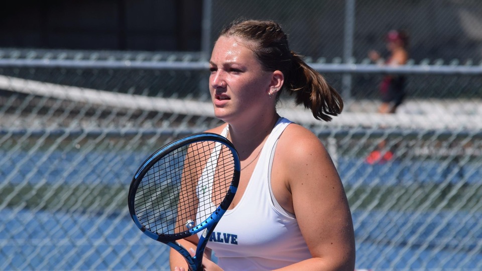 Elena Murdock paired with Casey Farrell for an 8-5 win at second doubles before taking a straight-set decision at third singles. (Photo by Ed Habershaw '03M)