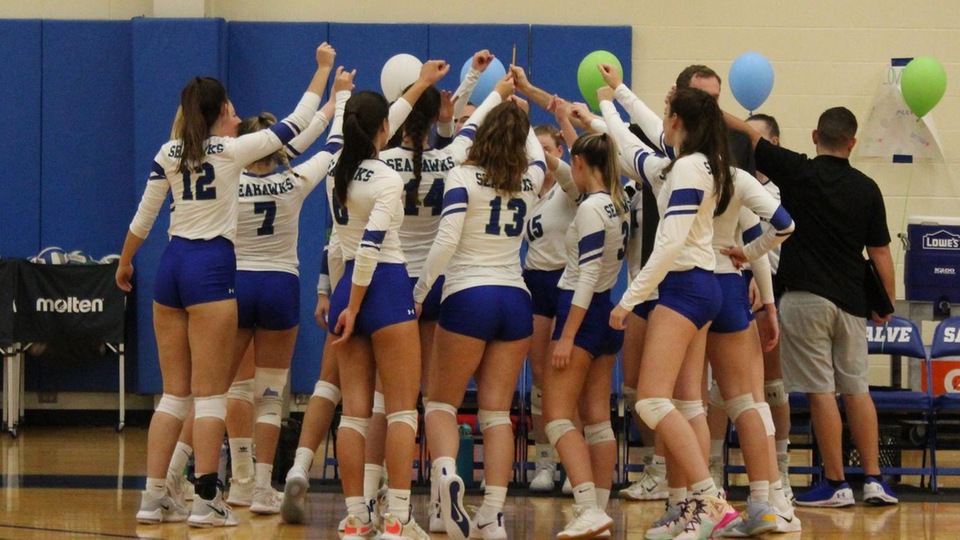 Salve Regina finished the regular season with a sweep! (Photo by Paige Blythe).